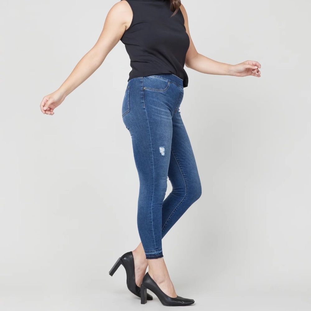NWT Spanx Distressed Ankle Skinny Jeans Medium Wash